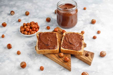 Tartines et pot de Nutella