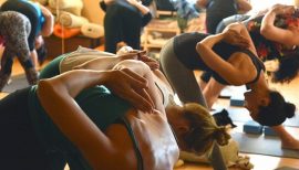 cours collectif de yoga ou de Pilates