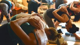 cours collectif de yoga ou de Pilates