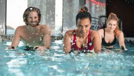 cours d'aquabike en groupe