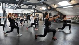 femmes en cours collectif fitness