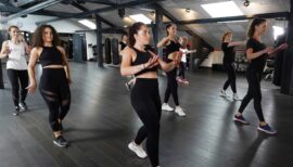 femme en cours de danse fitness (Sh'Bam)