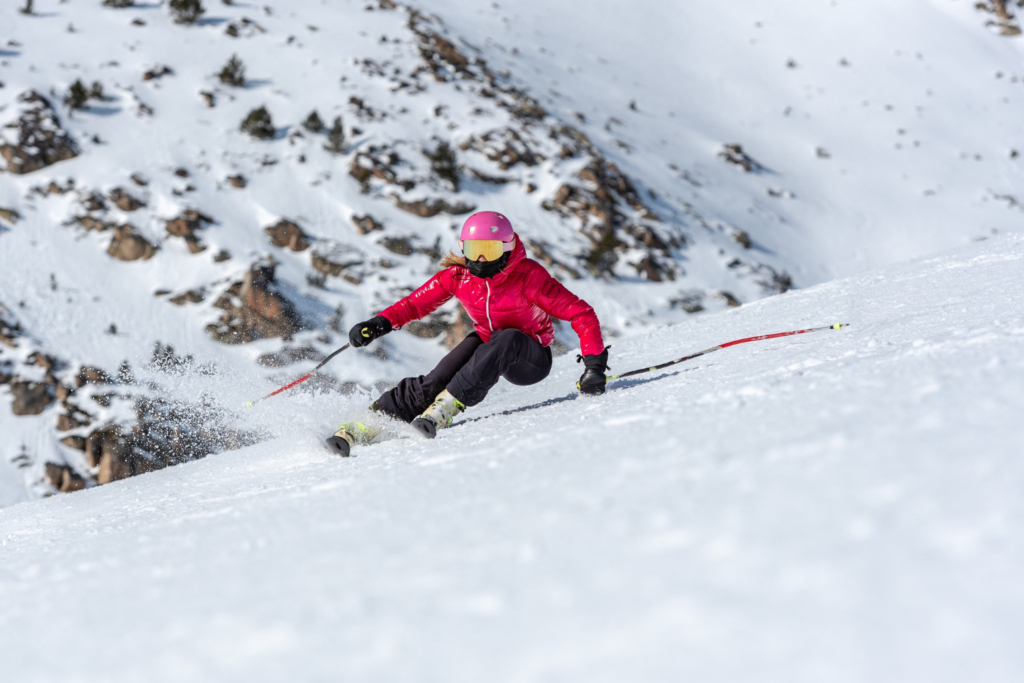 femme en train de skier