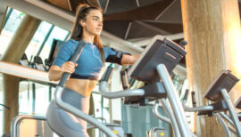 femme sur vélo elliptique