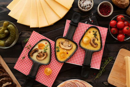 raclette accompagnée de légumes