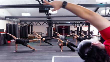 cours de Pilates en salle de sport